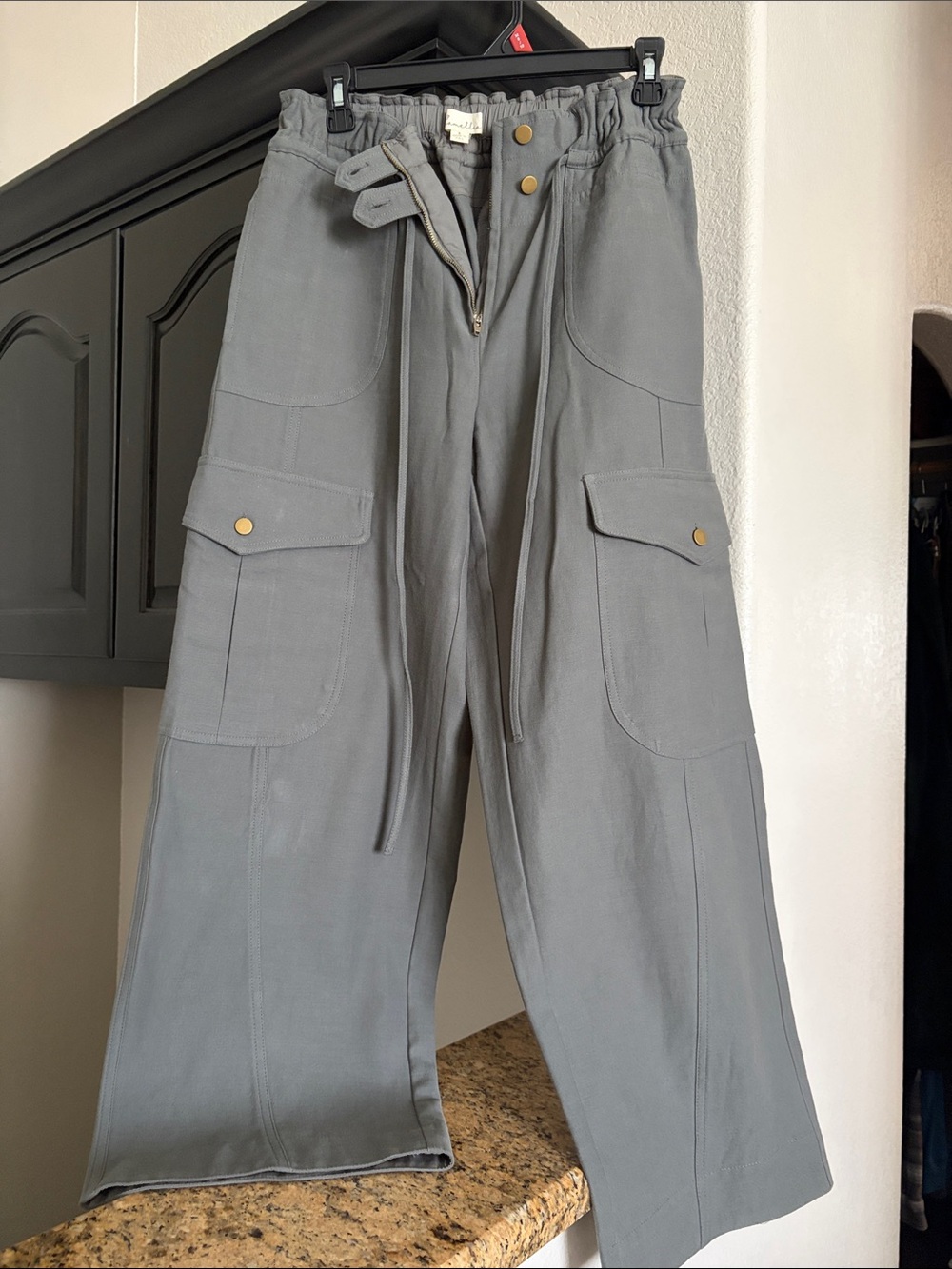 Wide-Leg Cargo Pants — Gray